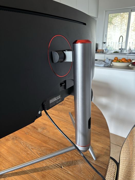 Monitor Gaming LC-Power 49” QLED Curvo