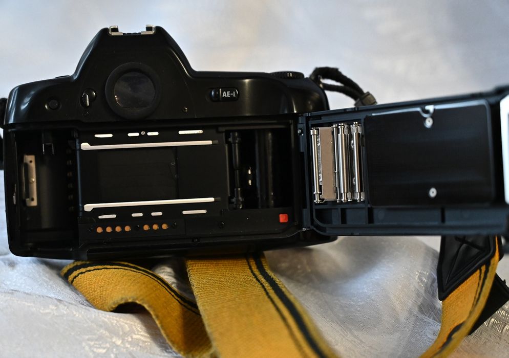 Nikon 90 x б/у відмінний стан