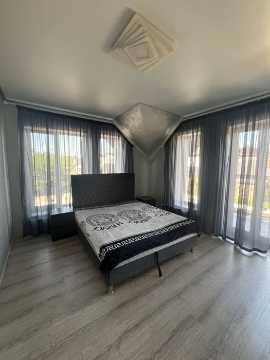Продаж будинку з найкращим місцерозташовунням.