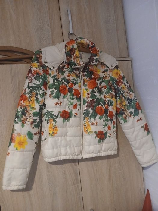 Kurtka w kwiaty damska