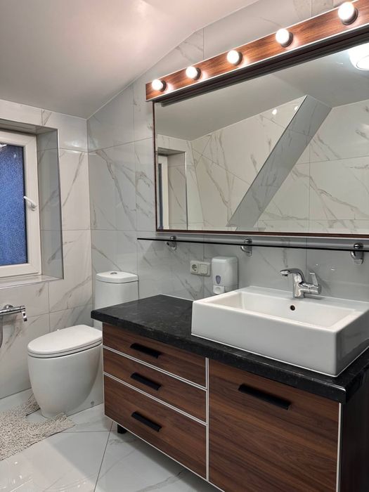 Сучасні 3 кімн апартаменти з дизайнерським ремонтом, власне паркомісце