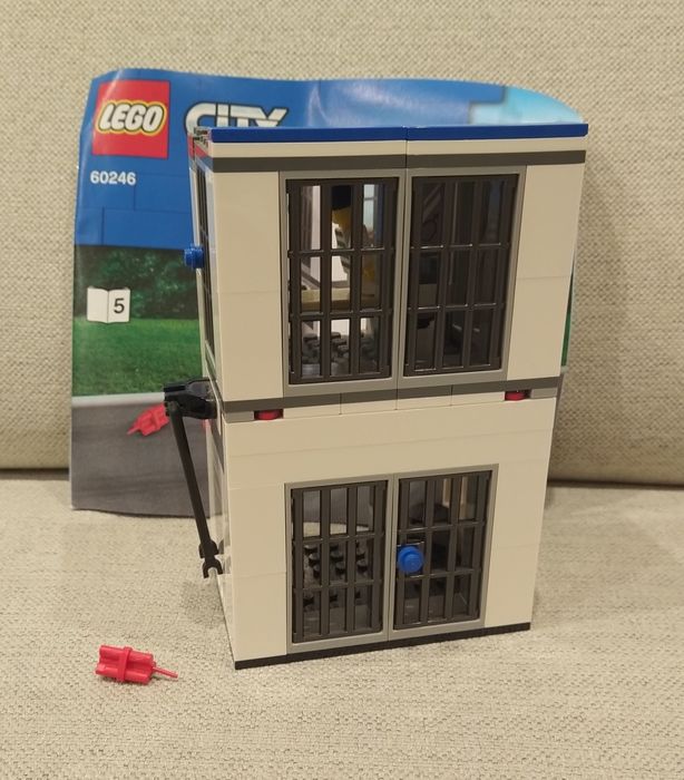 LEGO City 60246 - Esquadra da Polícia