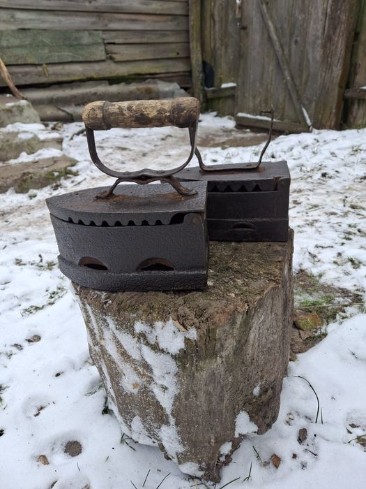 Утюги на углях. .