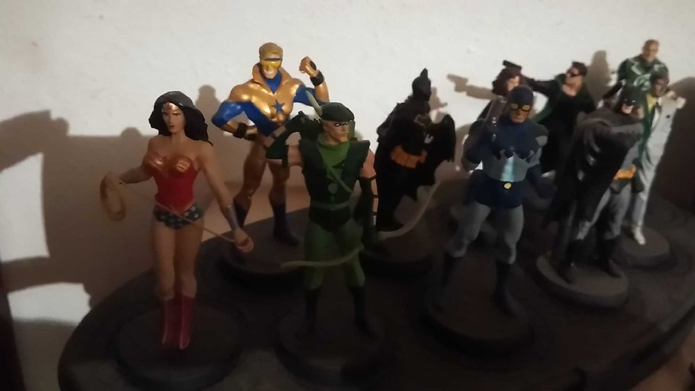 DC EAGLEMOSS FIGURAS em bom estado de conservação 5 EUR cada