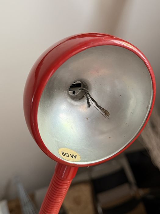 Oddam za darmo- stolik i lampe