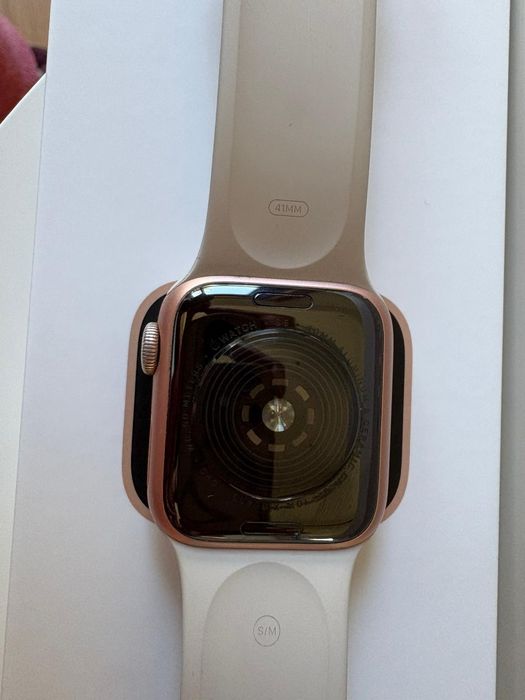 Apple Watch SE 40mm Gold Alumínio (Starlight)