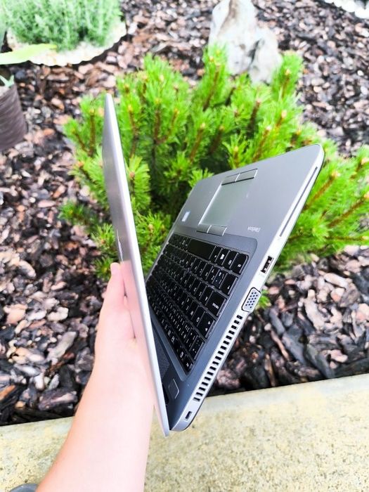 Ноутбук HP 16/512 швиденький