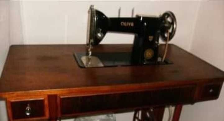 Máquina de Costura OLIVA