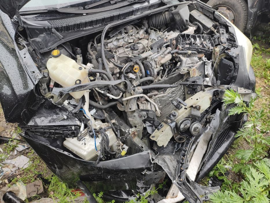 Продам Тойоту авенсіс Т27 після дтп