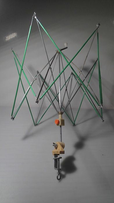 Desenrolador de meadas de lâ ou linha