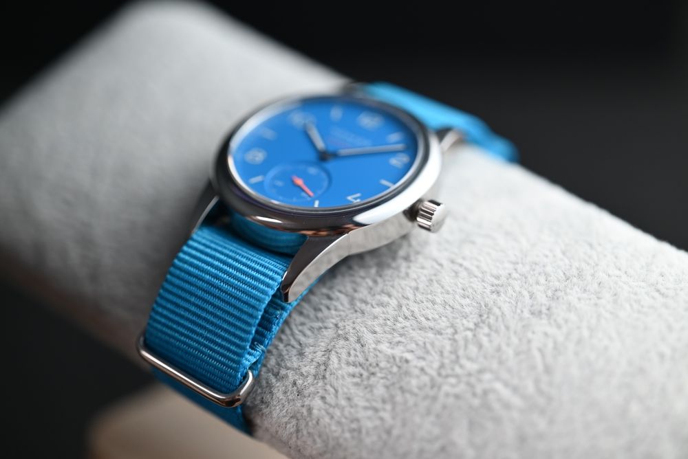 Nomos Club Neomatik Signal Blue 37 mm