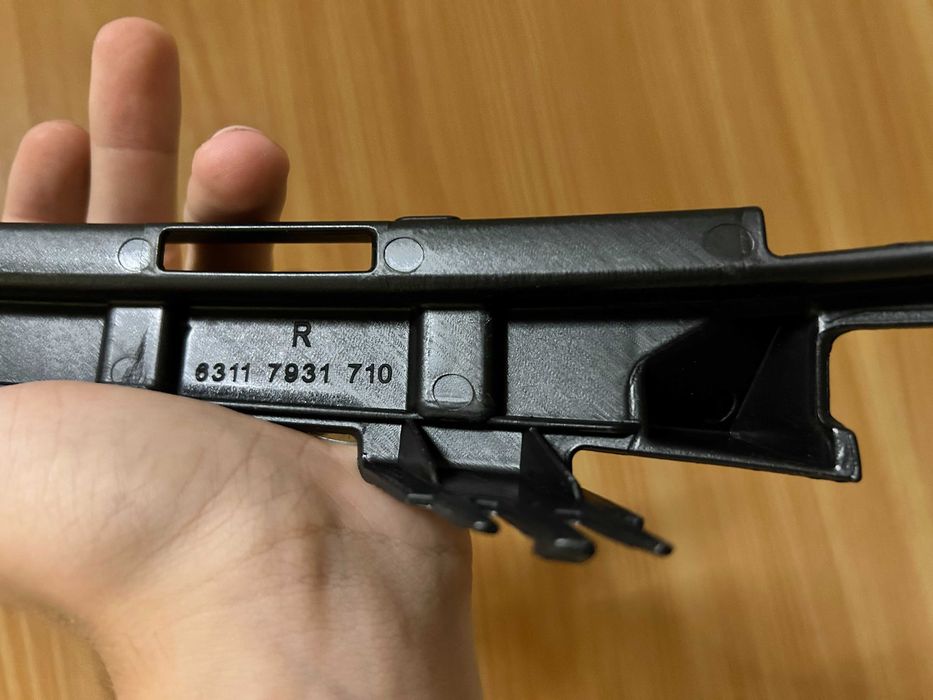 Кронштейн фари BMW X3 G01 X4 G02 кріплення 63117931709 63117931710