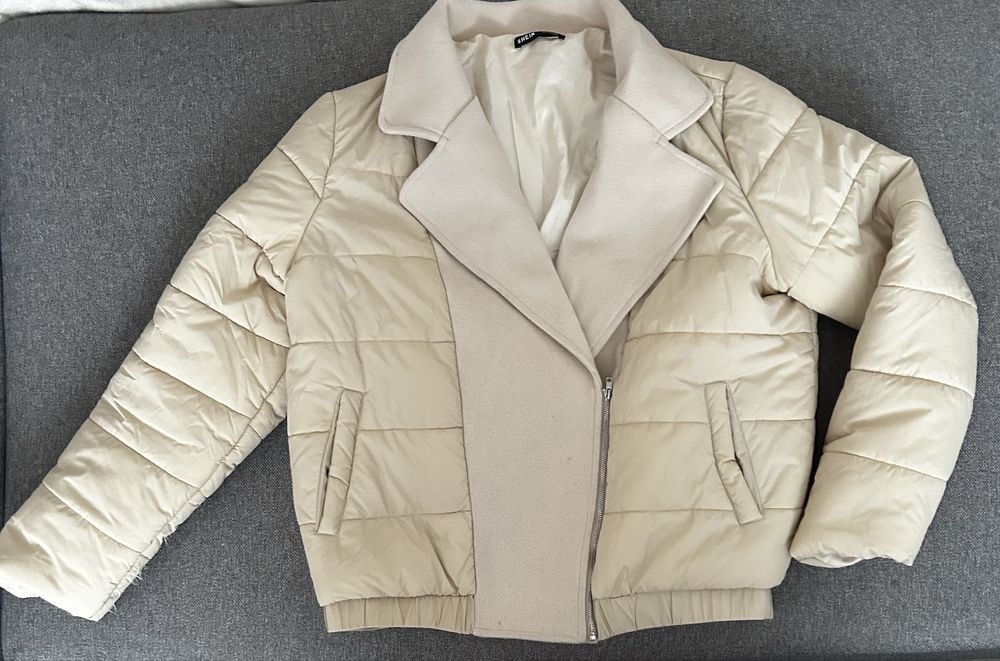 Beżowa zimowa kurtka damska kremowa ramoneska jesien zima