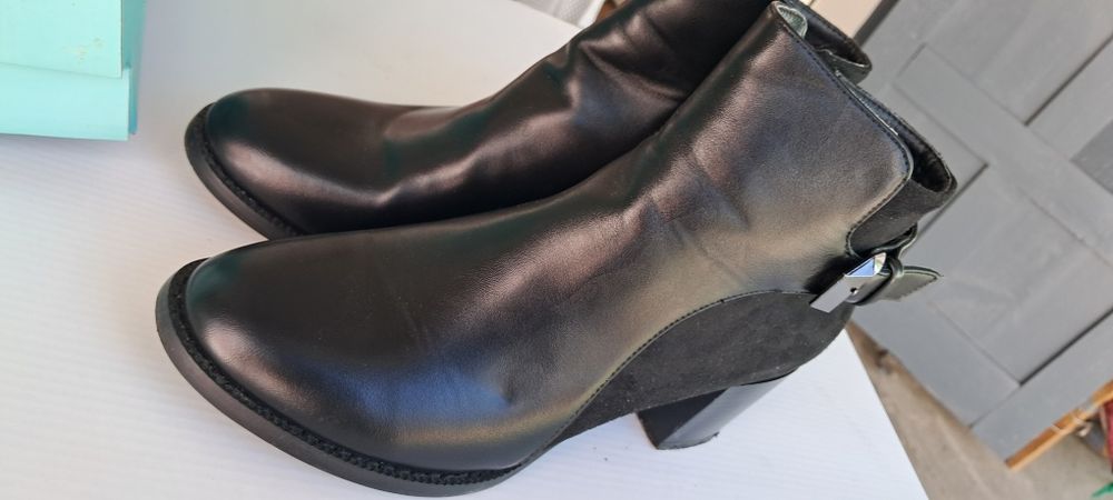 Продам  жіночі сапожки 41 р ( 25 см )