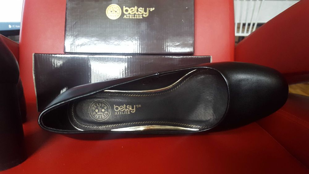 Półbuty damskie, obcas (8cm). Nowe. Rozmiar 40. Skóra.