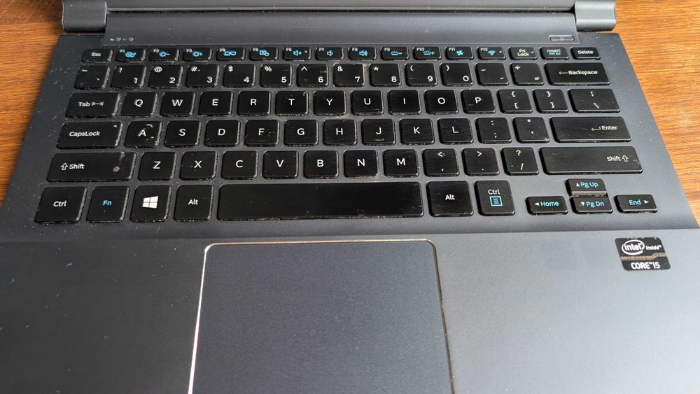 Samsung NP900X3E laptop FullHD i5 4GB 128 BG