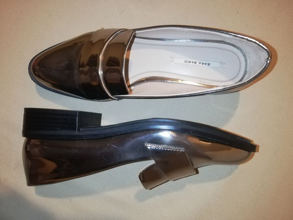 Sapatos metalizados