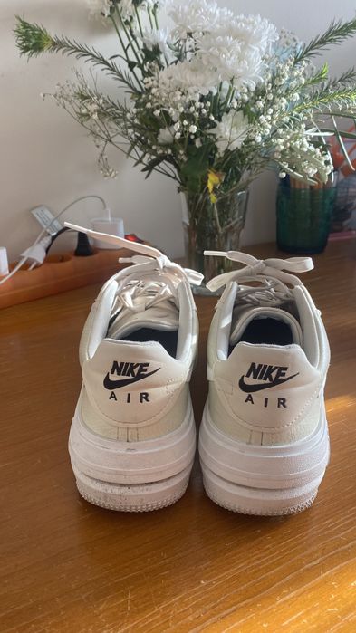 NIKE Air Force 1 Plataform Beige