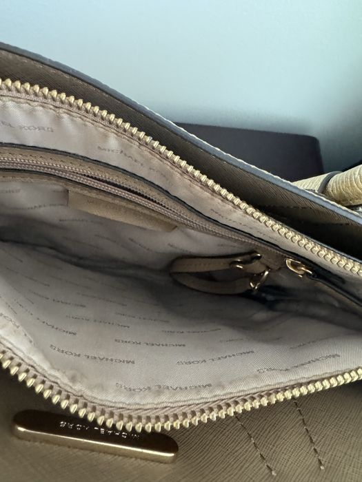 Michael Kors Mala Original em Pele Dourada – Alça Tiracolo