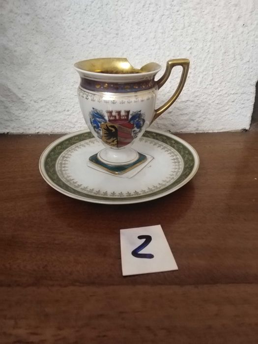 Chávenas e outras peças