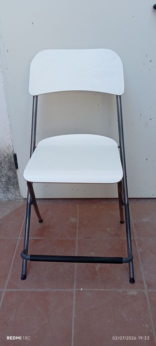 Cadeira escritório da marca IKEA dobrável