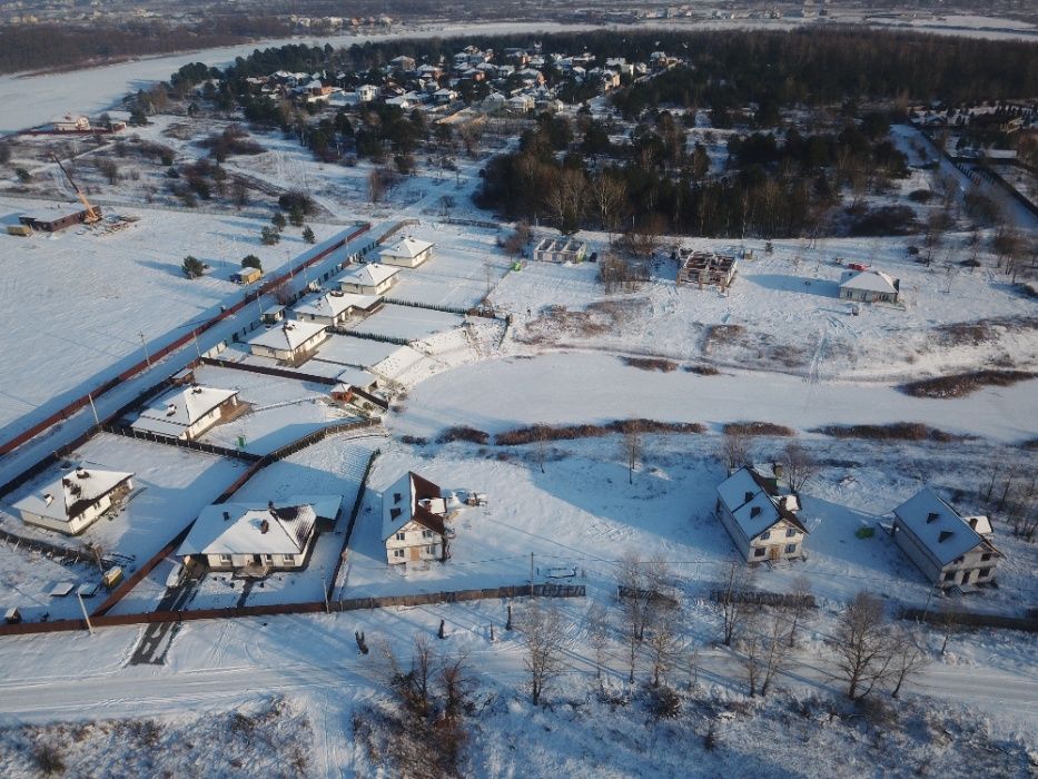 Продаж ділянки з виходом на  озеро на р. Десна. с. Новосілки Вишгород