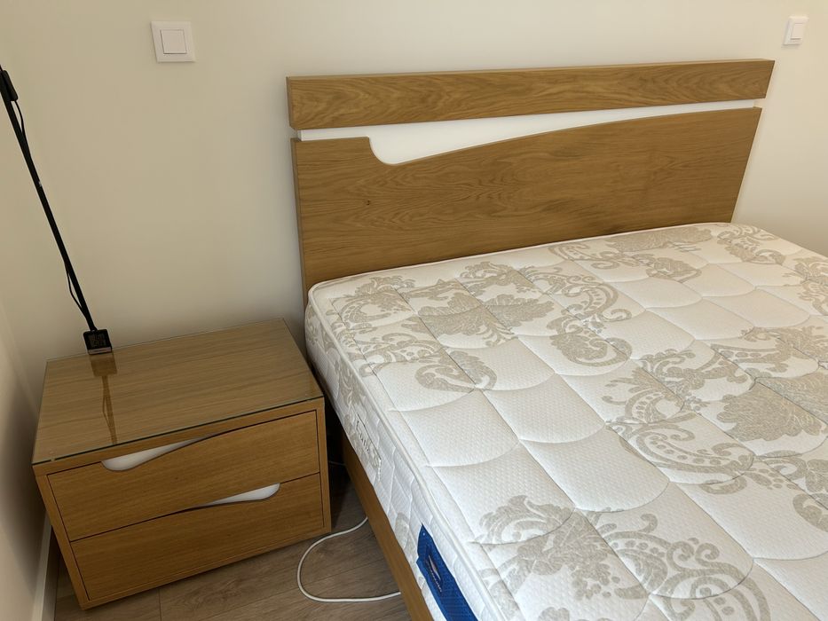 Cama casal + Mesa cabeceira64585129267330122