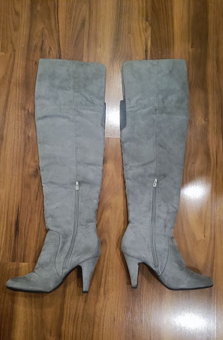 Botas altas e Botins para senhora (5 € cada)
