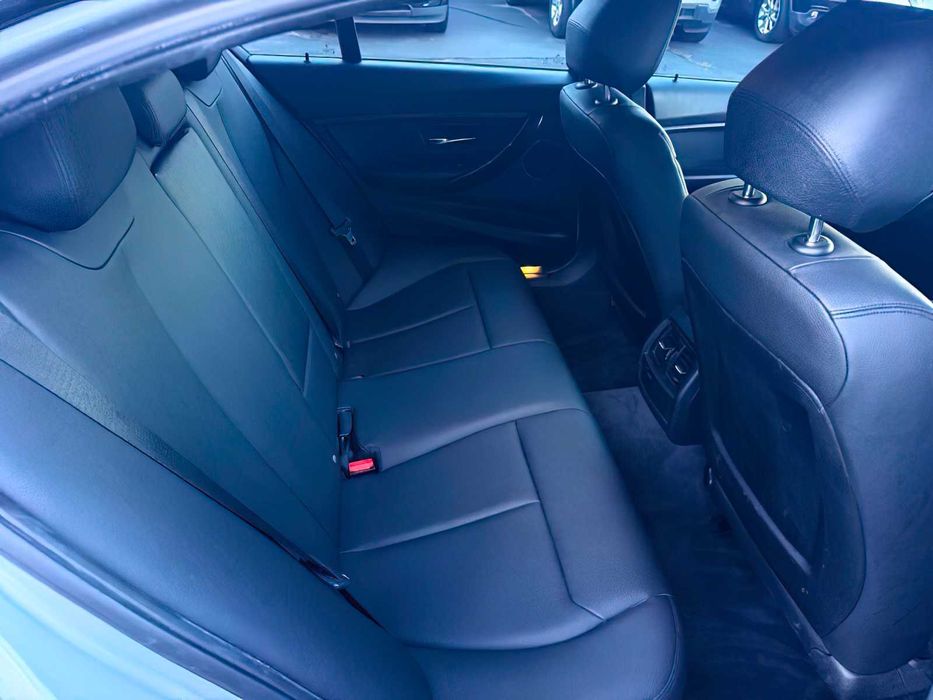 BMW 320i      2015