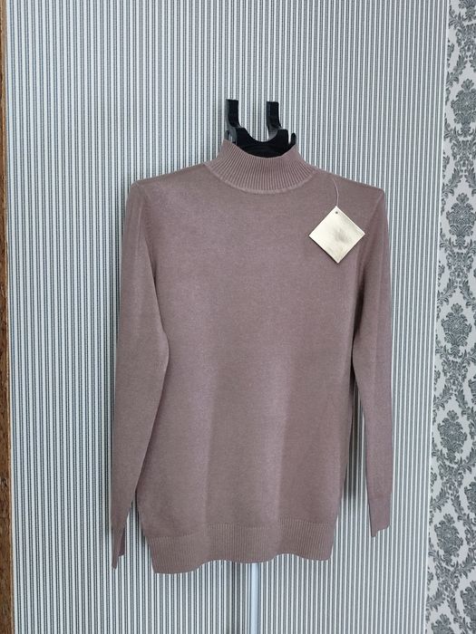 Кашеміровий теплий жіночий світерок горло виворот/стойка