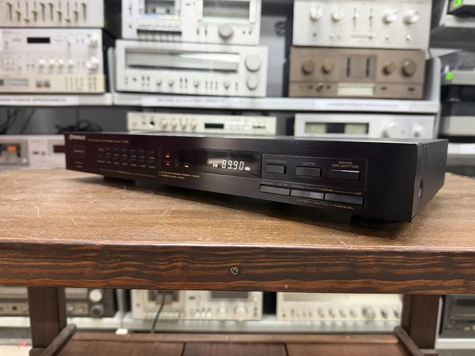 Tuner radiowy Pioneer F-551 Audio Room