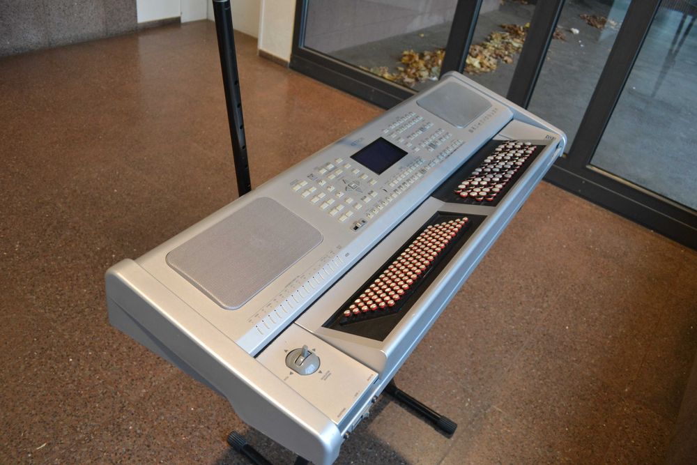 Orgon Ketron SD 8 Com USB E SD Carta