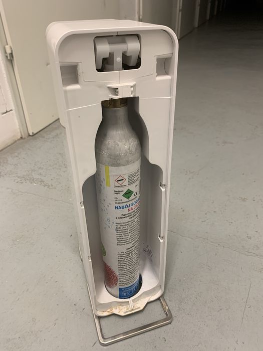 Soda stream model: source z 5 nabojami