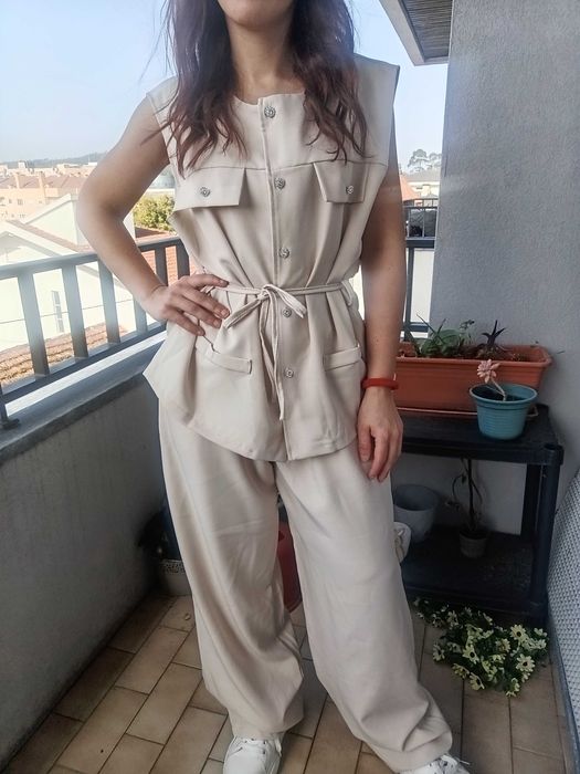 Conjunto bege casual-chic