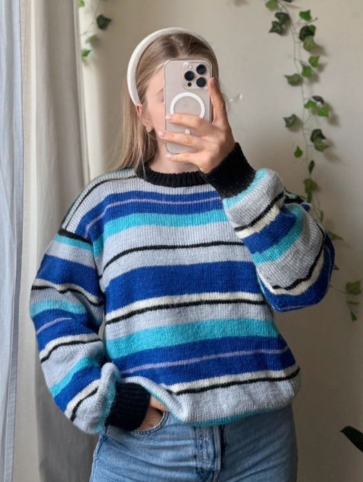 Ręcznie dziergany niebiesko szary sweter w pasy handmade unisex
