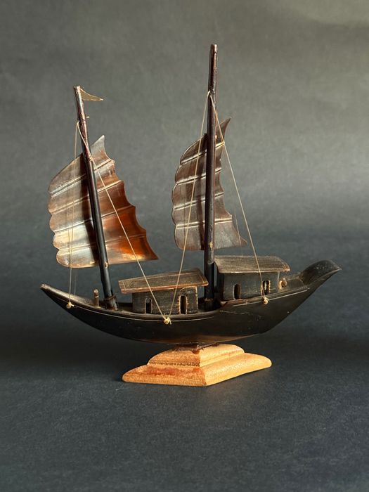 STATEK Jacht ŻAGLOWIEC z rogu  Bawoła dekoracja lodzie