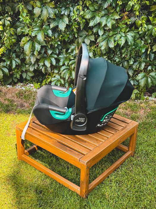 Fotelik Britax romer baby safe 3 I-size z bazą isofix
