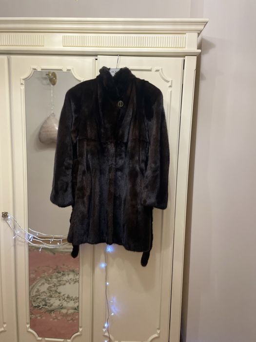 Чудова норкова шубка