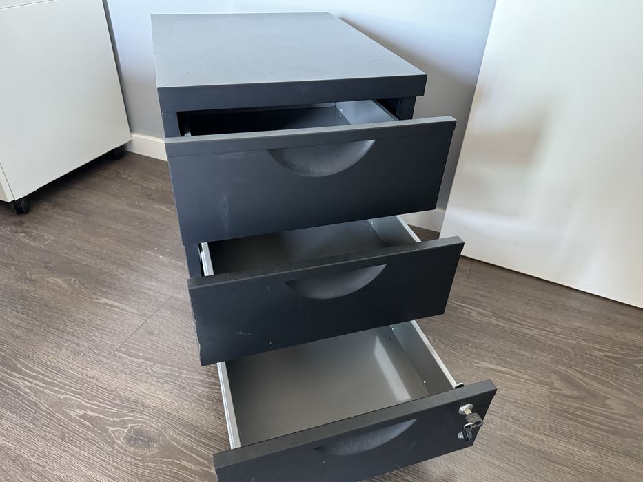 Móvel c/ 3 gavetas preto