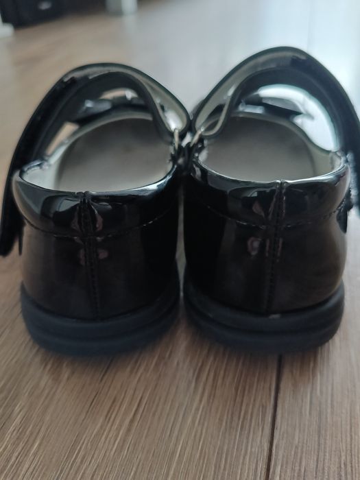 Lakierki dziewczęce r. 28