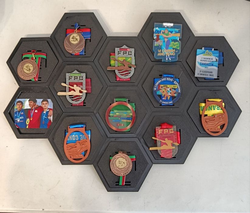 Medalheiro Hexagonal de Montagem