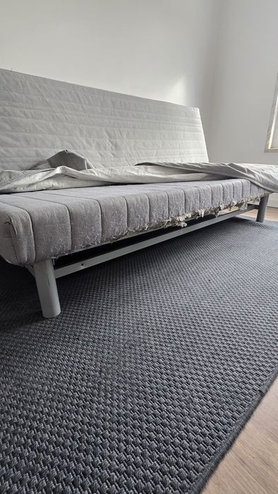 Pack Quarto: Sofá-Cama IKEA (200x140) + Tapete Cinzento (230x160)