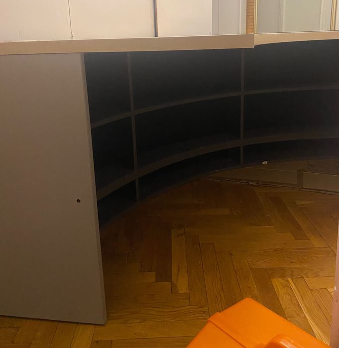 Okazja wielkie Biurko, Recepcja zaokrąglona