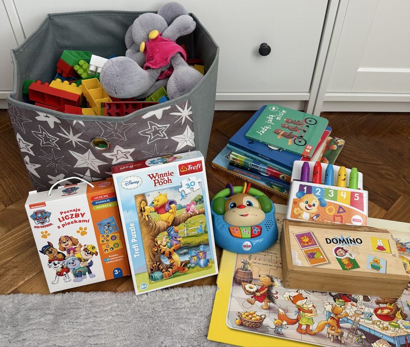 Zestaw zabawek dla dziecka puzzle klocki ksiazeczki