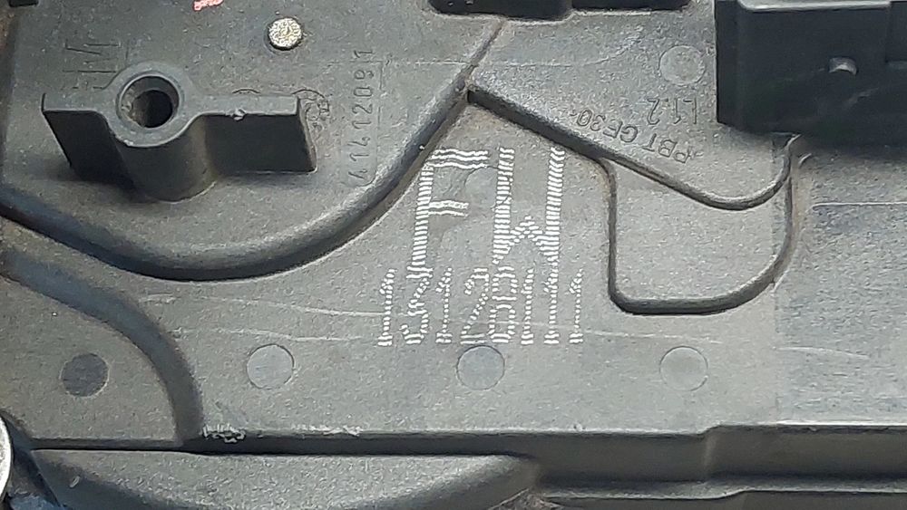Fechadura / fecho porta frente esquerdo OPEL Astra H Hatchback (L48)