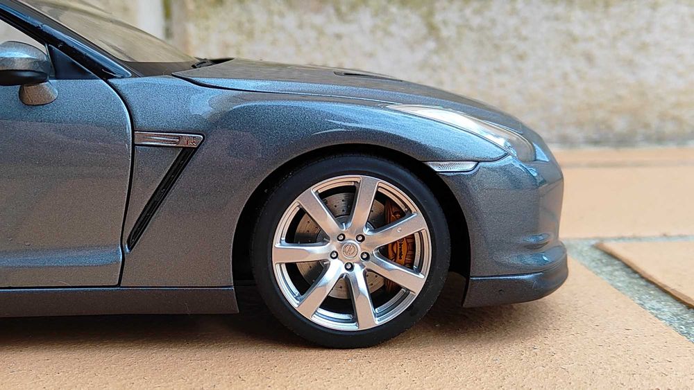 Nissan GT-R R35 AutoArt 1/18