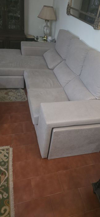 Sofá com chaise longue