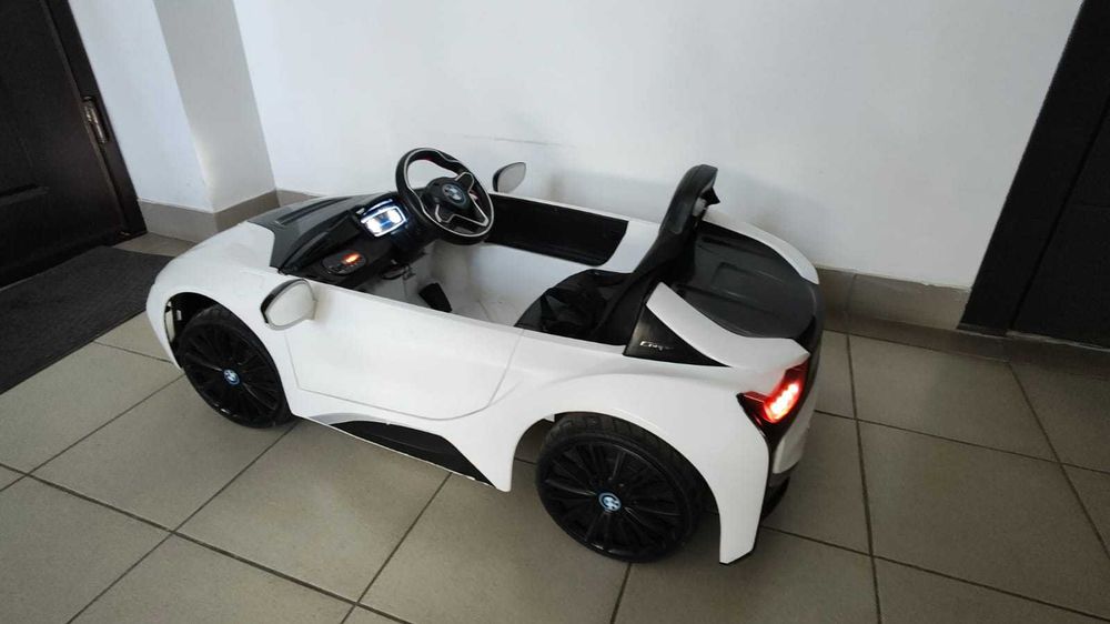 Дитячій електомобіль BMW I8