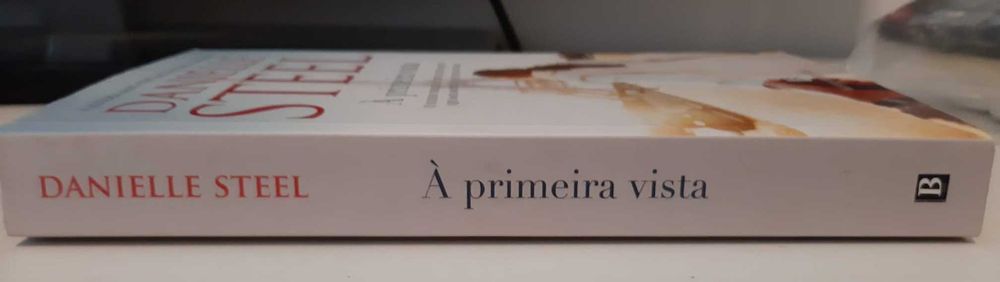À primeira vista - Danielle Steel - Portes incluídos