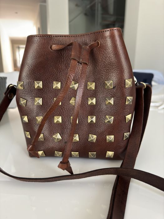 Carteira em pele marroquina nova . Alça ajustavel